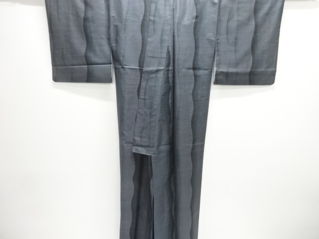  よろけ縞模様織り出し本場泥大島紬着物(9マルキ)